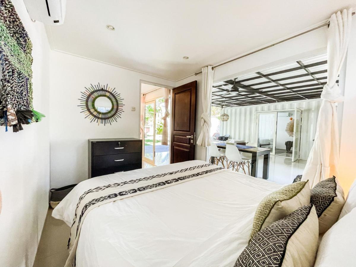 Villa Kotak Surfers Escape Reopening Rates Apply Now Selong Belanak Εξωτερικό φωτογραφία